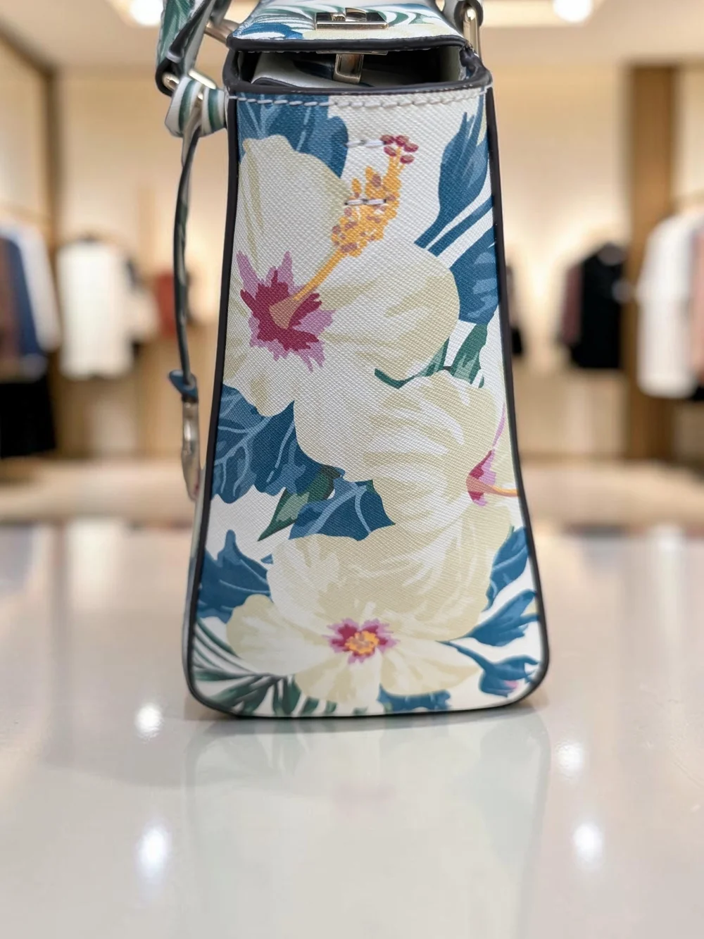 Henri Bendel West 57th Tropical Floral Turnlock Satchel (EUC)
